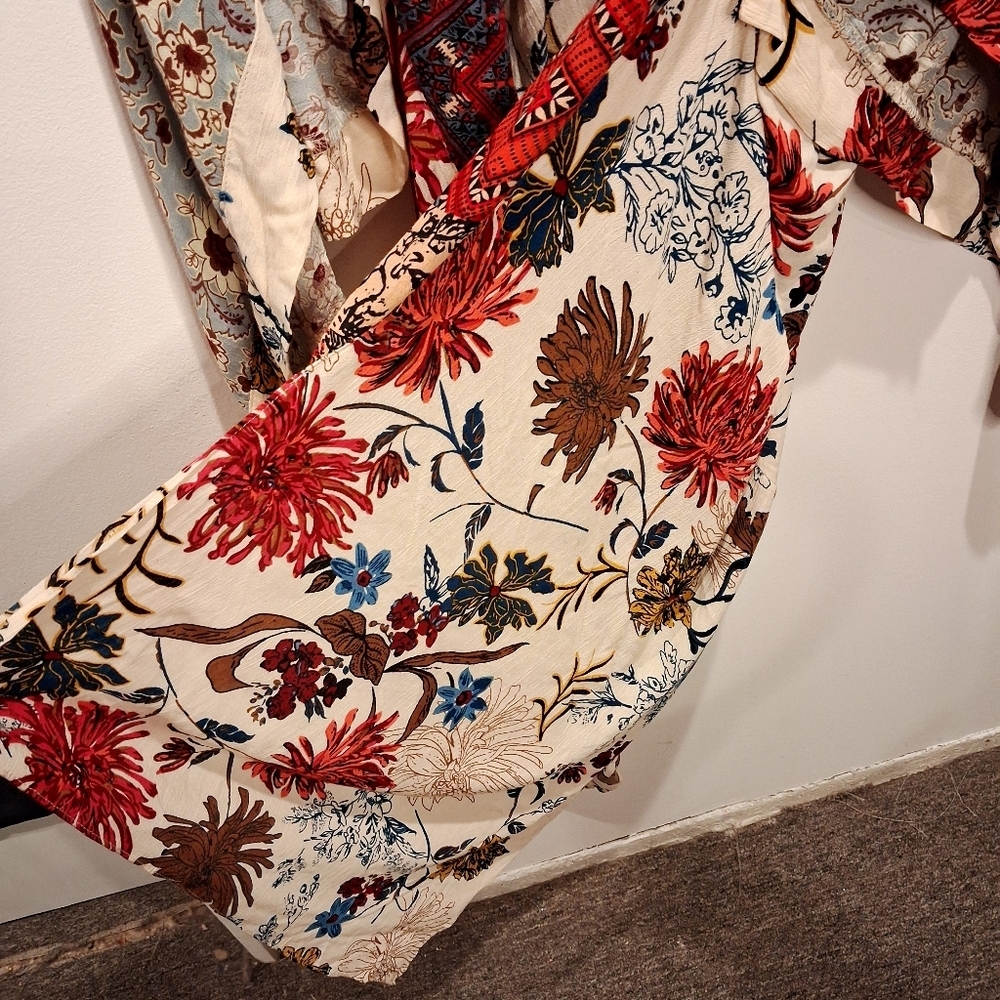 Umgee Size S/M Floral Boho Kimono Outfit Topper - Picture 3 of 6